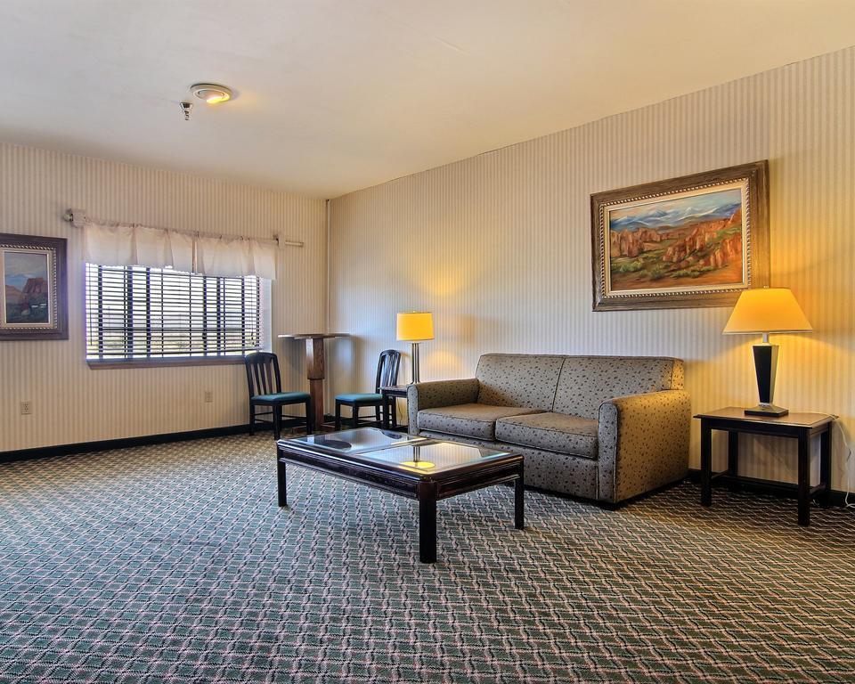 Quality Inn & Suites Grants - I-40 Eksteriør bilde